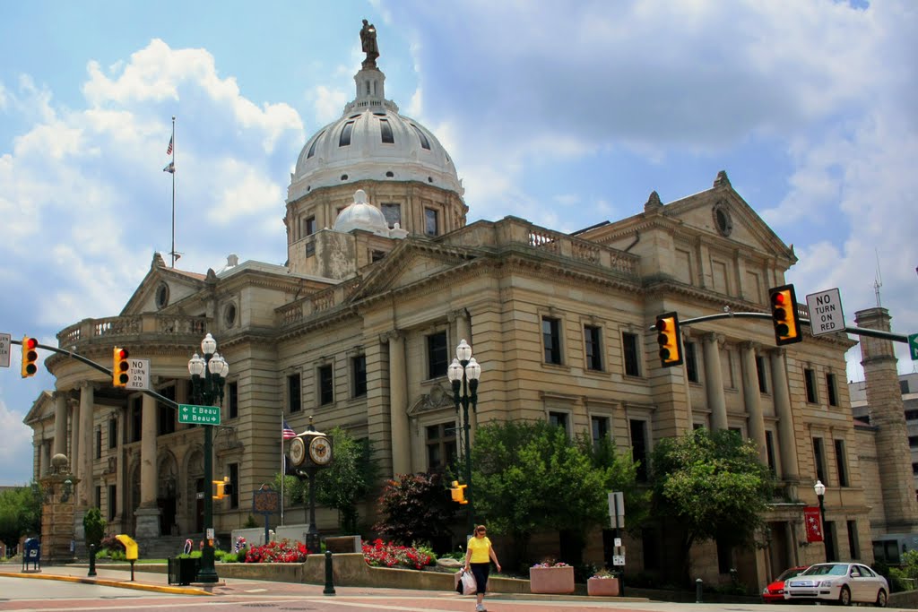 County Courthouse by Roger Boardley