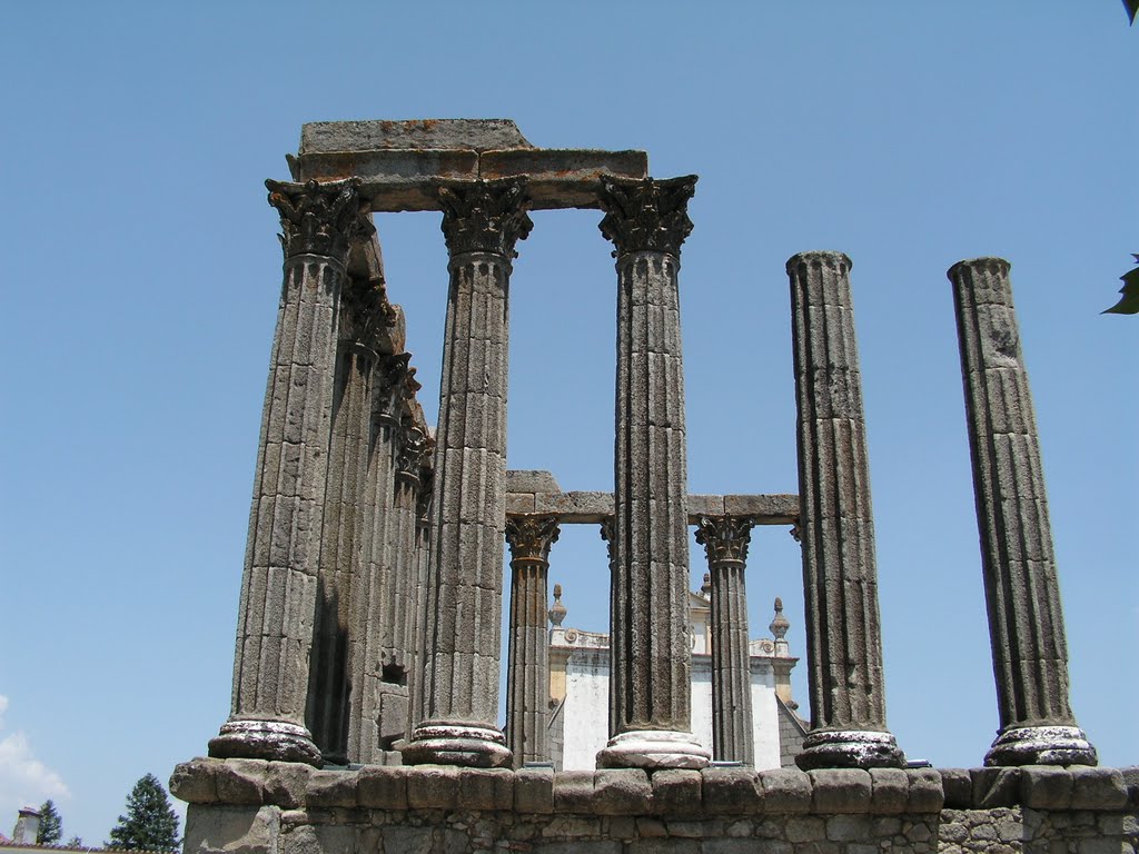 Evora Tempel Diana Portugal by Günter König