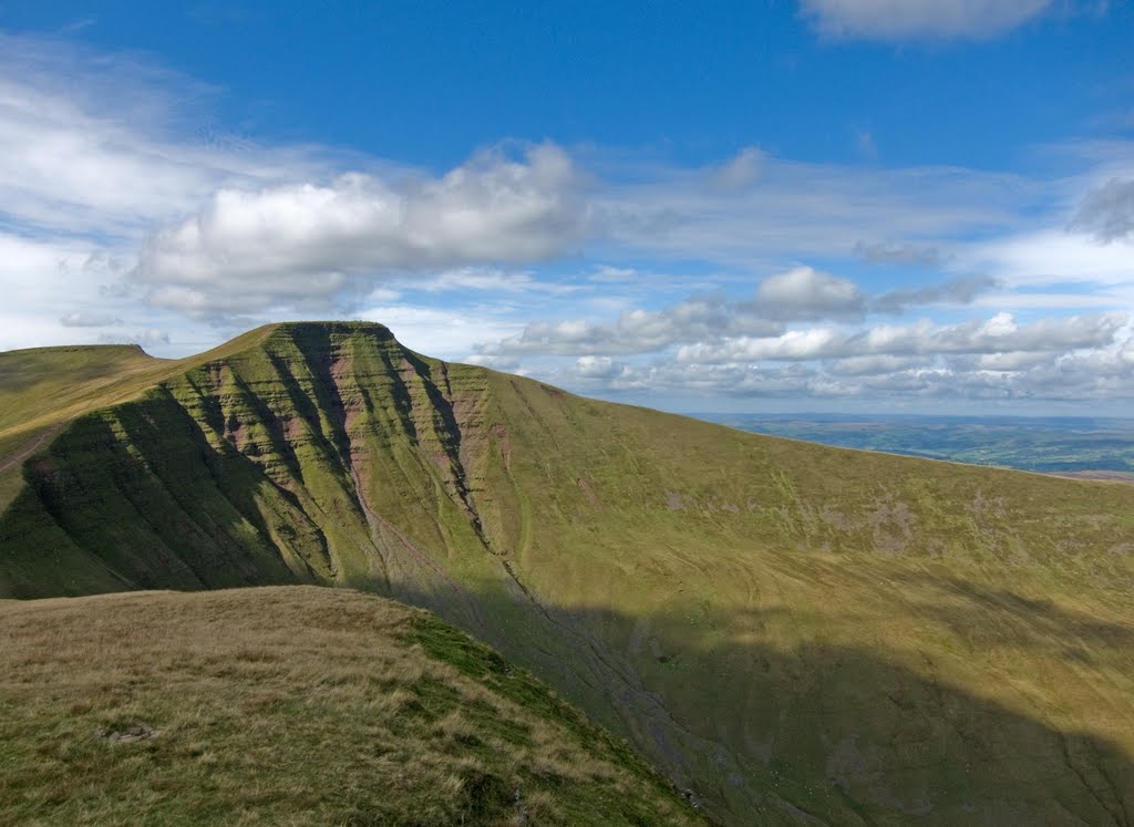 Pen y Fan and Corn Du from Cribyn 2010-09-18 by wambam23