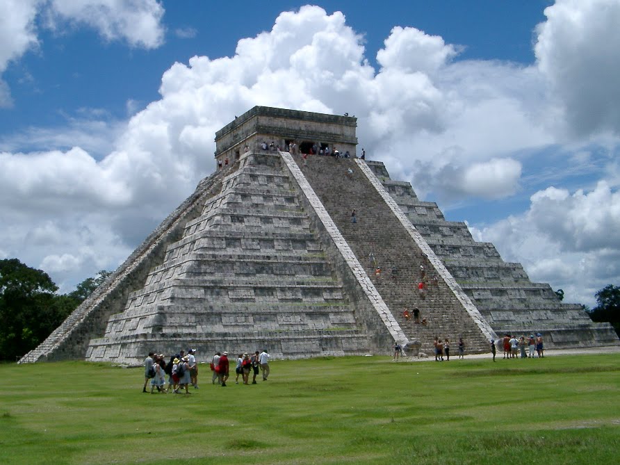 Chichen Itza/Mexico by Georg Vielwerth