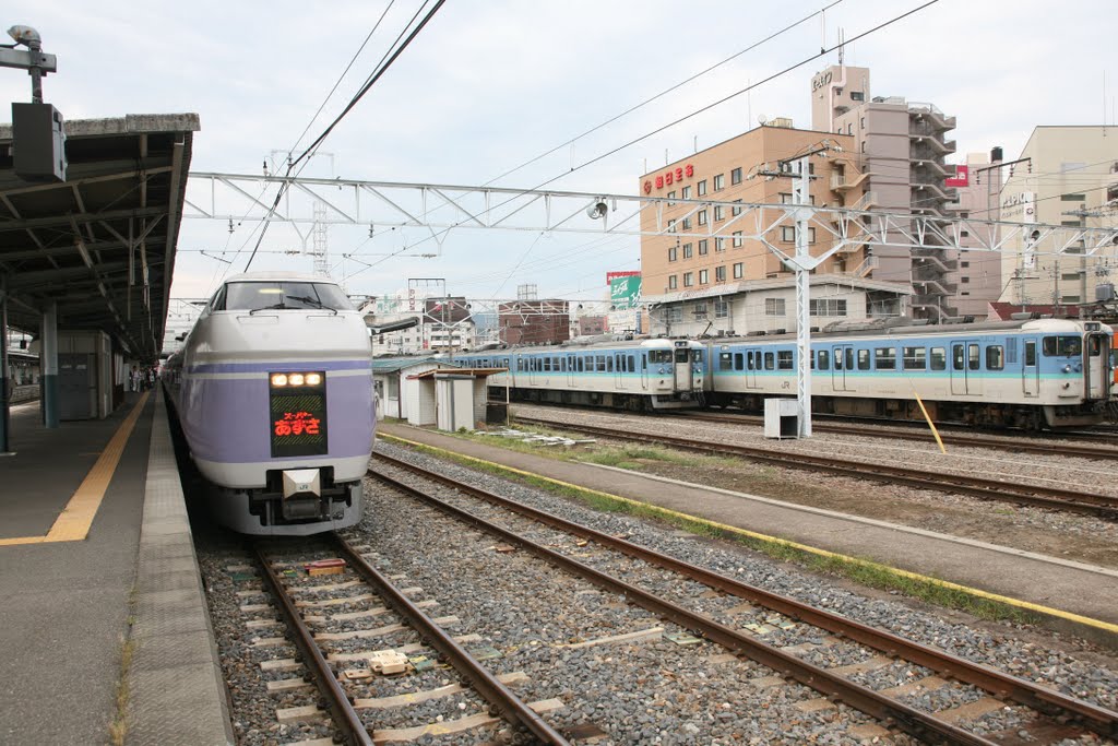 松本駅 by くろふね