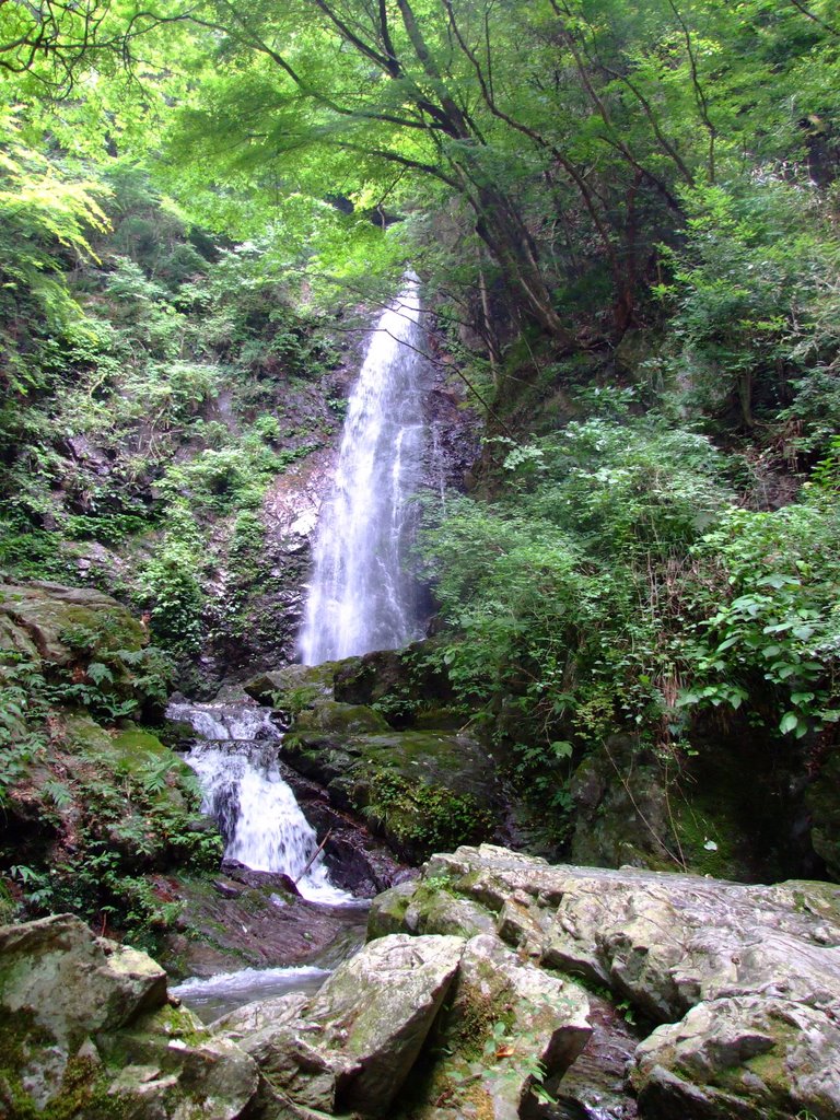 Hossawa Falls, Tokyo by Chouden Boy