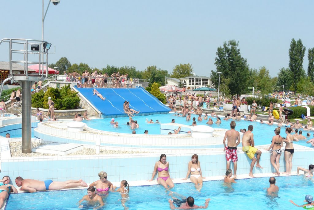 Tiszaújváros Strandfürdő. Szép kilátás. by KLE