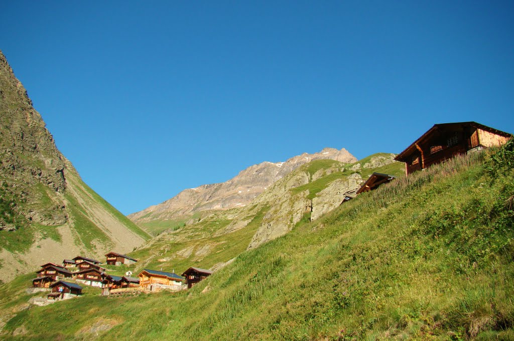 Mountain village Kummenalp .......................... (crossing the Alps in 8 days .. 4th Day) by Obydias