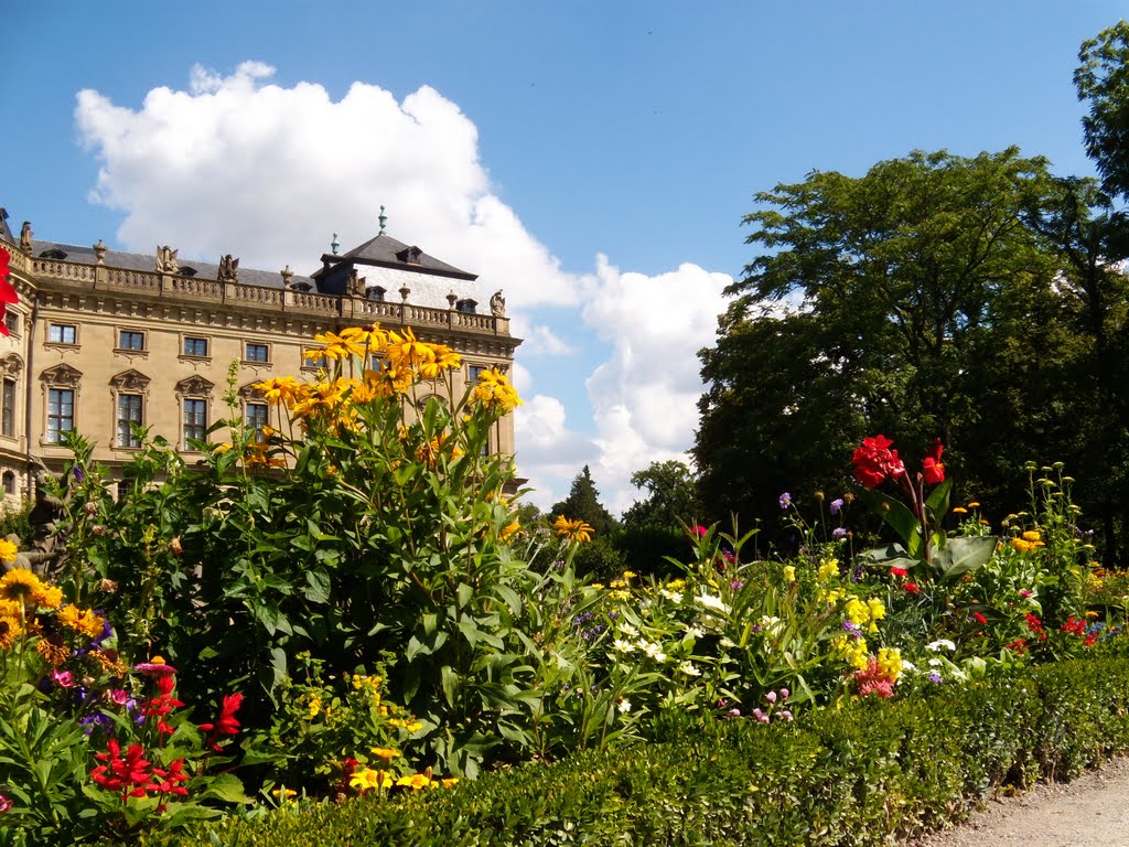 Jardin of Residenz, Würzburg, 22 Aug 2010 by anagh