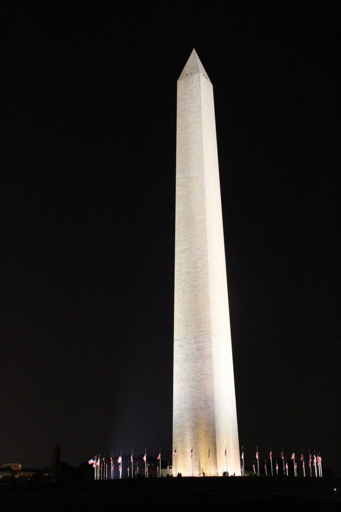 Washington Monument at Night by skibum415