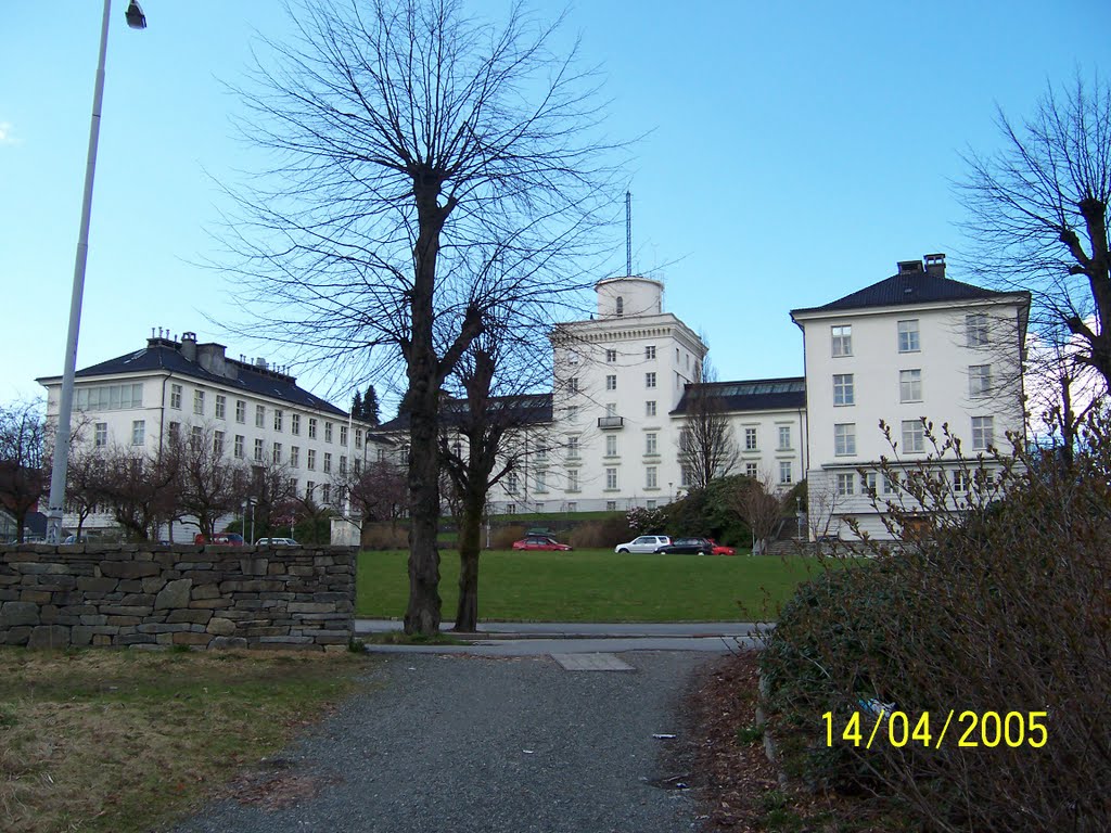 Meteorologisk Institut by Naurstad