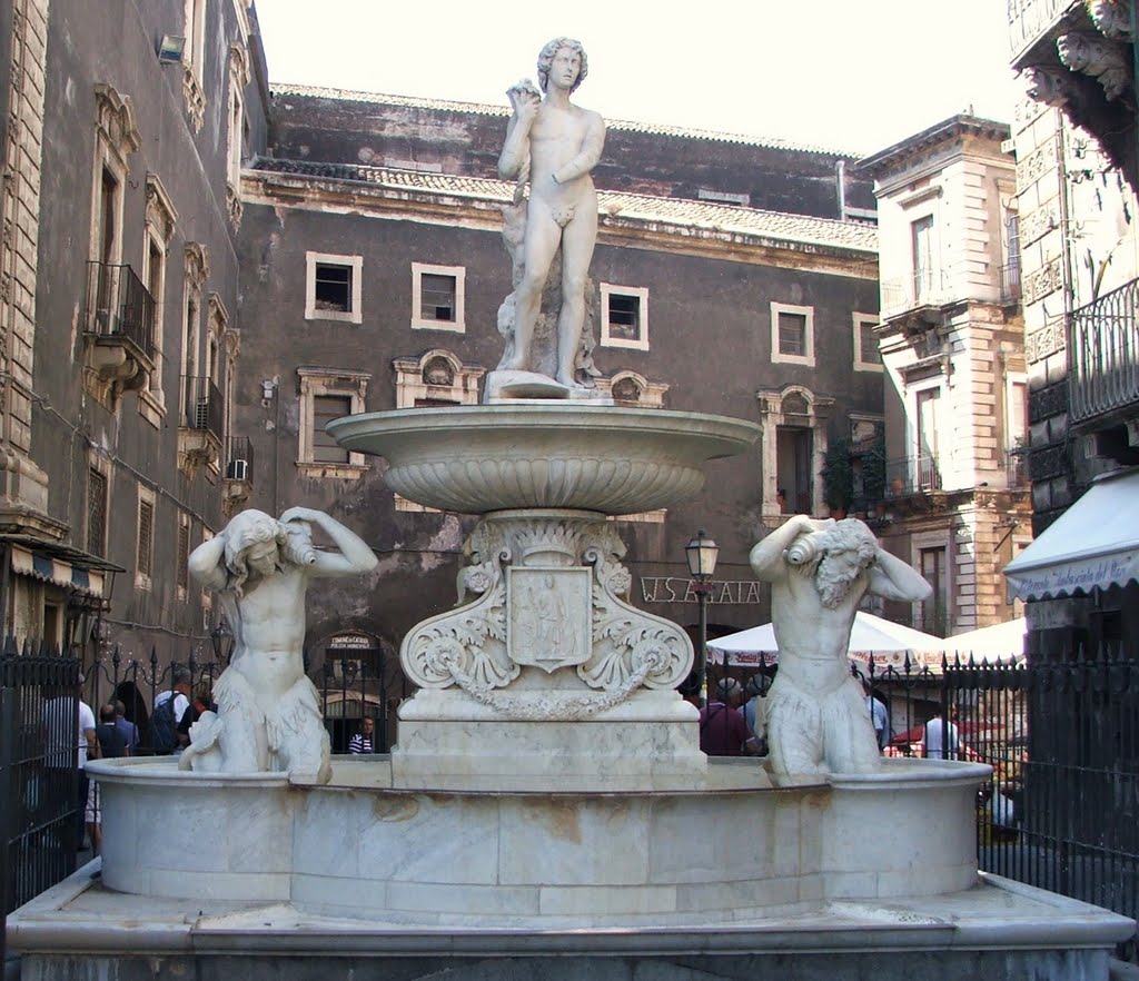 Catania next to fish market(AK) by Ali Khosravani