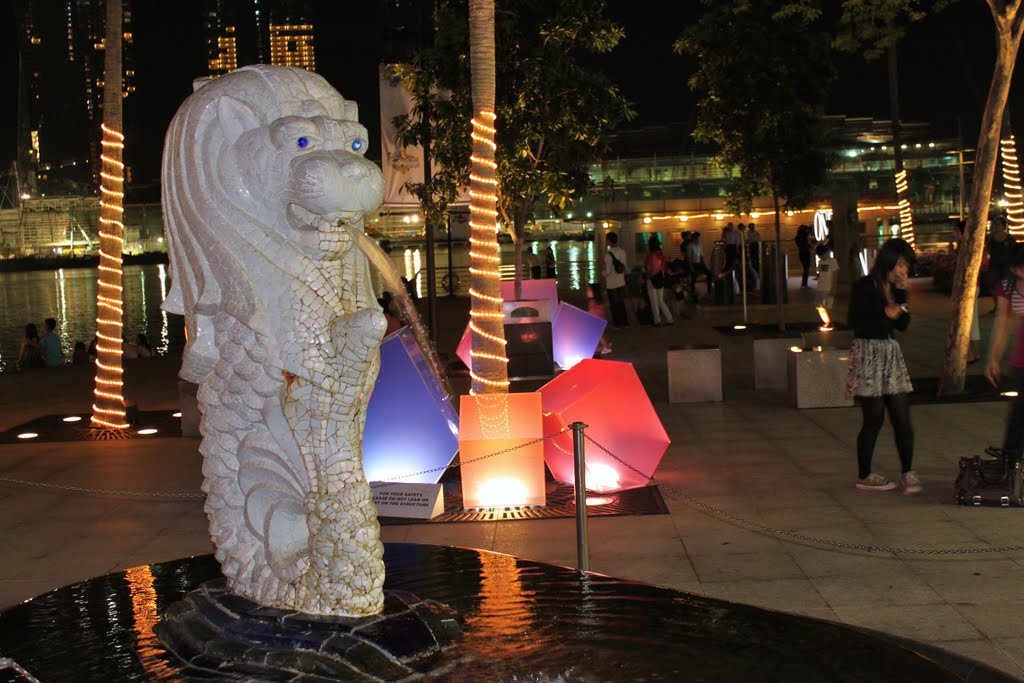 Smaller Merlion by bc_harry