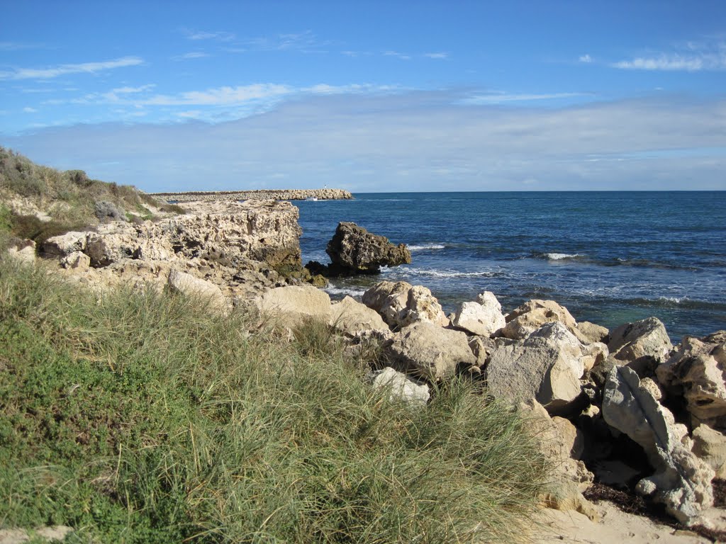 Rocks on the coast of Mindarie by Johan Zuidema