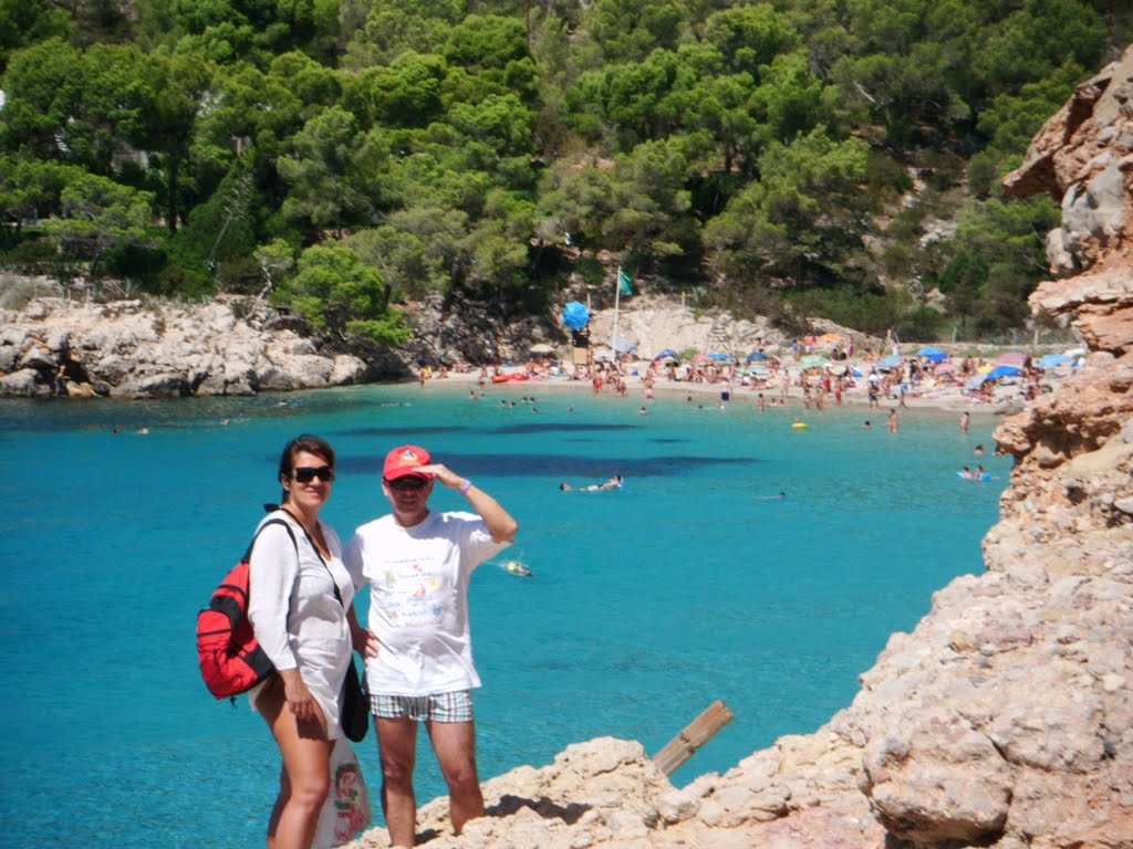 Al fondo cala Saladeta by carlos mesa aguado