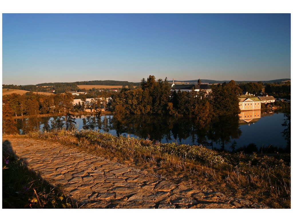 Castle and pond, Zdar nad Sazavou by Radek Dohnal