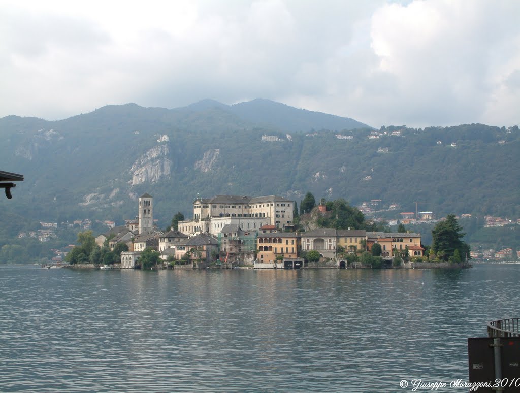 Isola san Giulio - Orta by Giuseppe Morazzoni