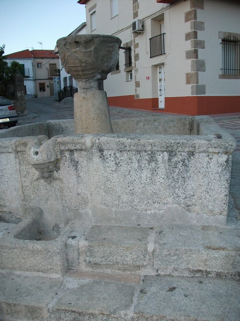 Plaza de Puerto de Santa Cruz. Septiembre de 2010 by viajeroandaluz