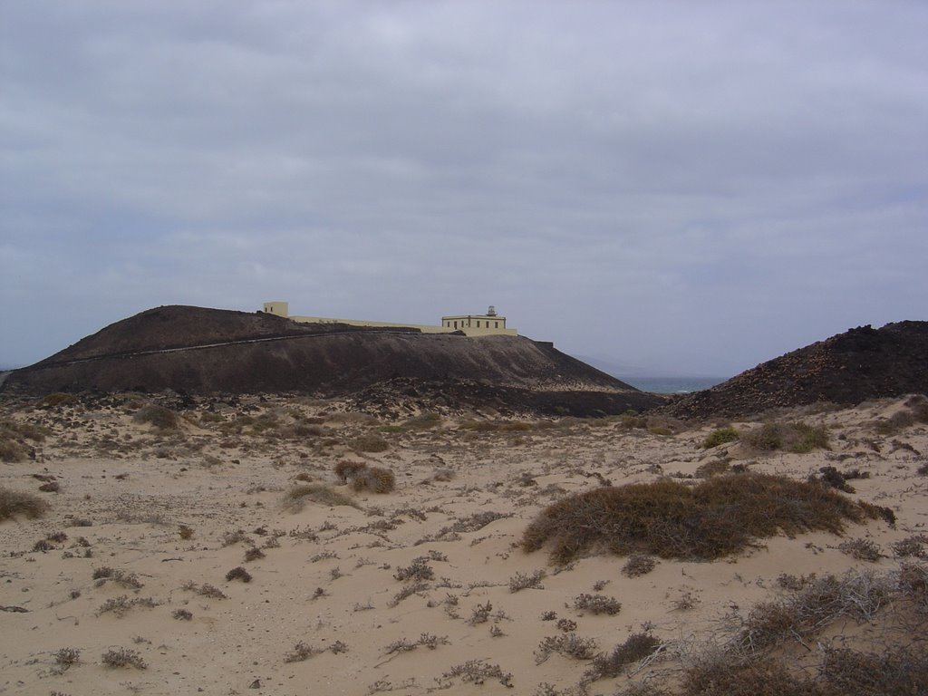 El Faro de Isla de Lobos by Jesus D.