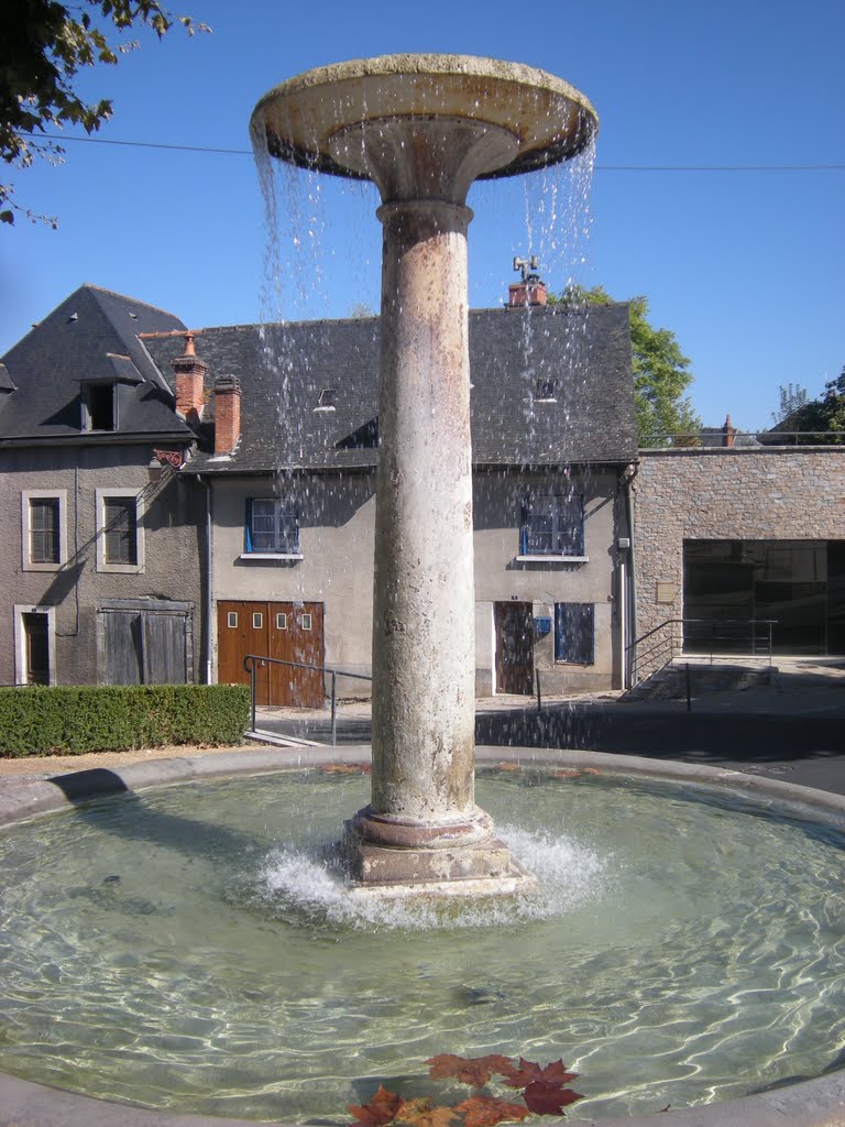 Terrasson Lavilledieu fontaine Saint Julien by Marc Lacelle