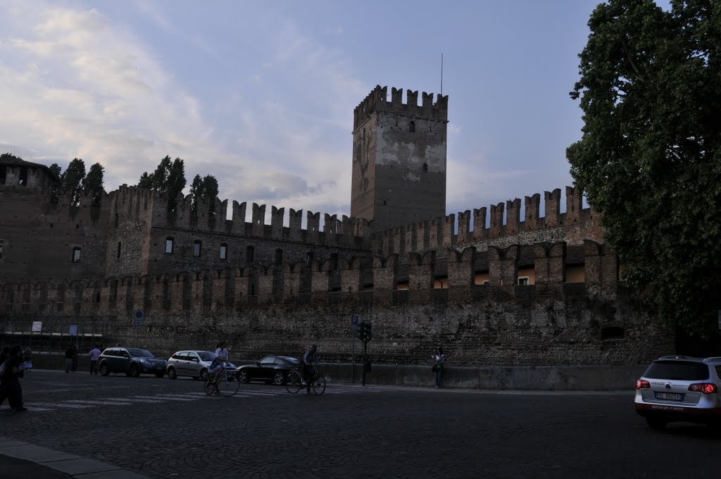 Verona - Castel Vecchio by Piaras de Cleir