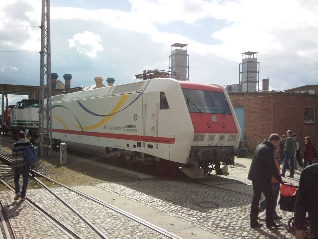 128 001, Bombardier, Hennigsdorf, September 2010 by Berlin Verkehr