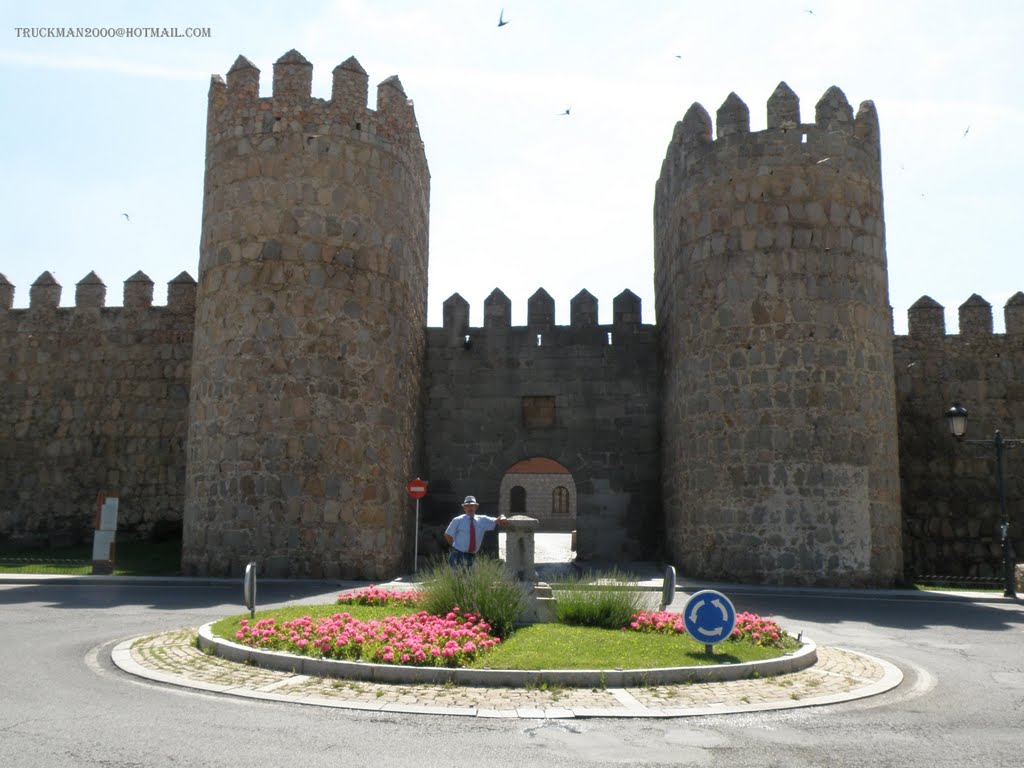 Puerta del Puente, Avila, España P7043891 by Truckman2000