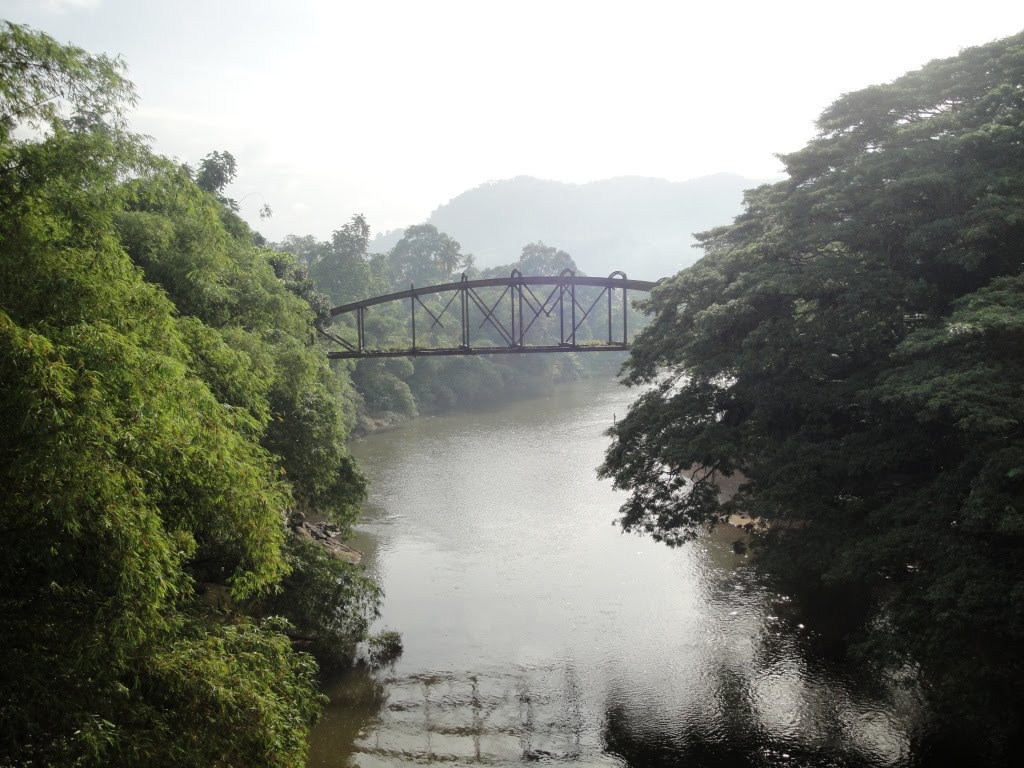 Ratnapura, Sri Lanka by Senanayaka Bandara