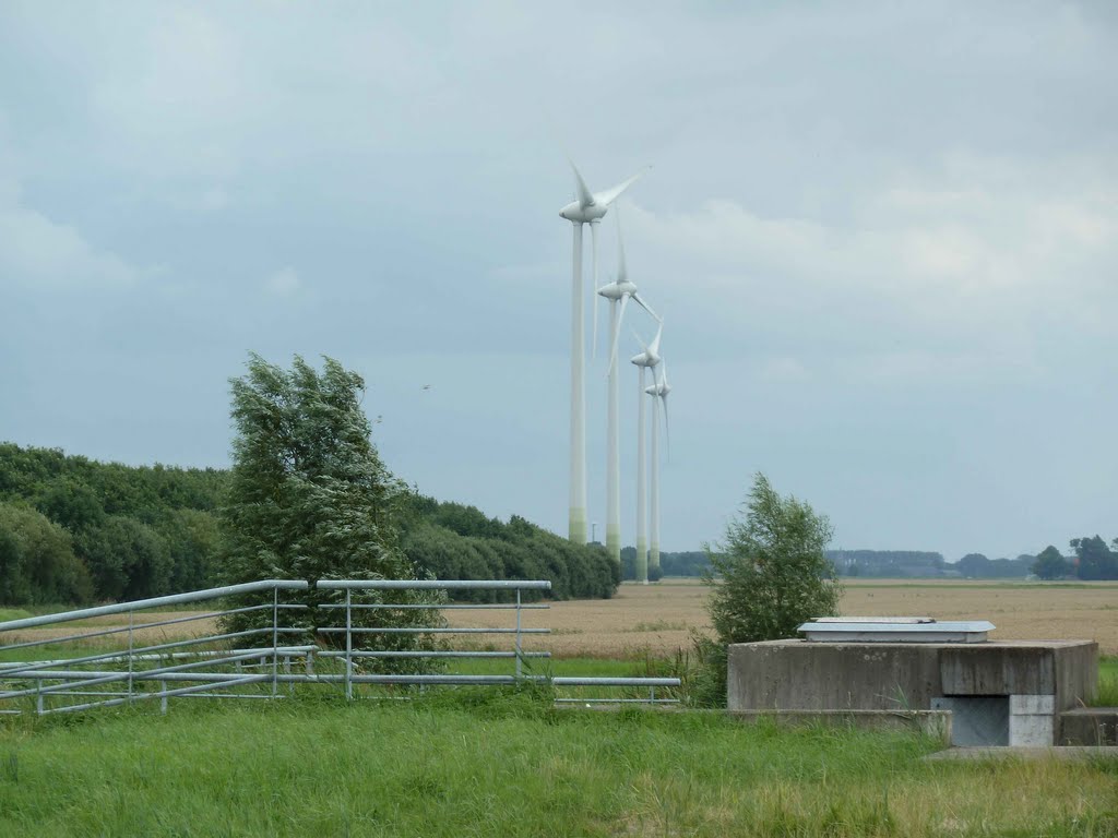 Windmolens industriegebied Delfzijl by Asstor