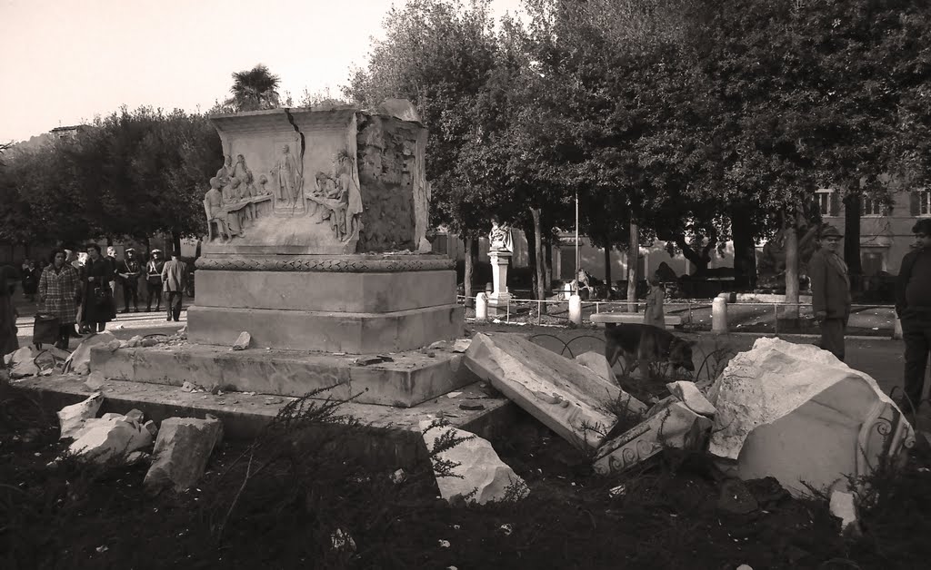 Il giorno dopo l'attentato al monumento a pellegrino rossi by frlava