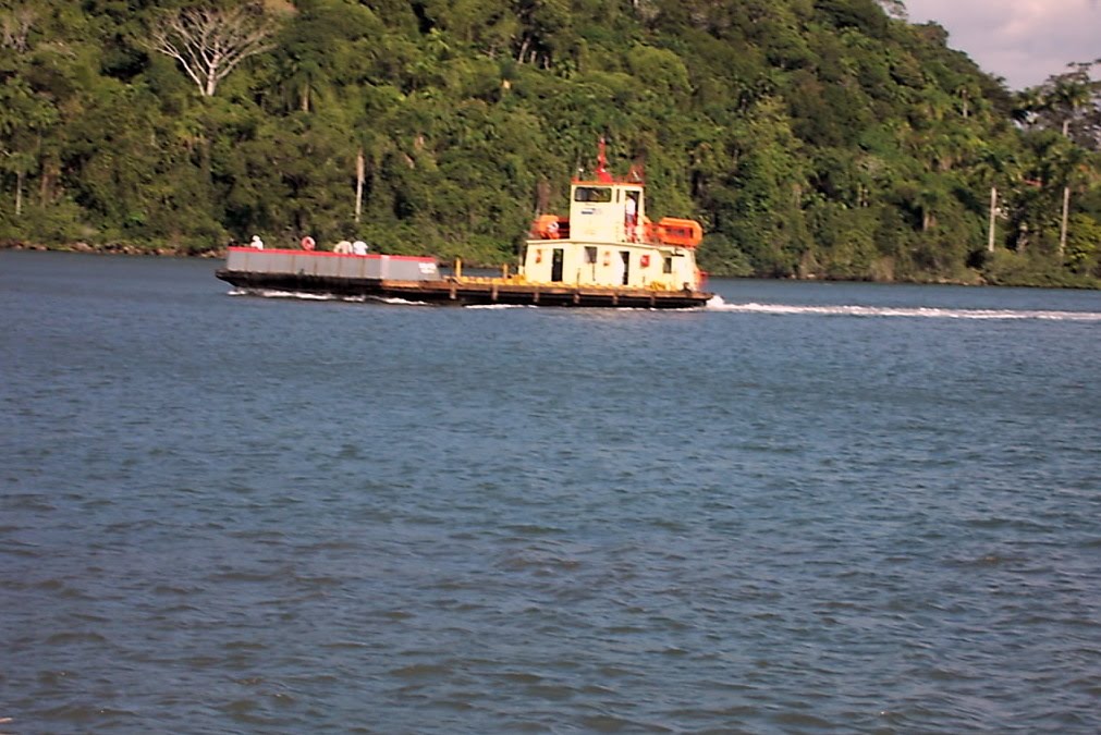 Balsa entre Cananéia e Ilha Comprida - São Paulo by Vanderlei Bissiato