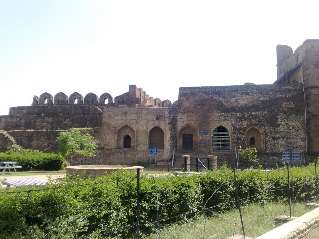 Jhelum, Pakistan by twoblueangles