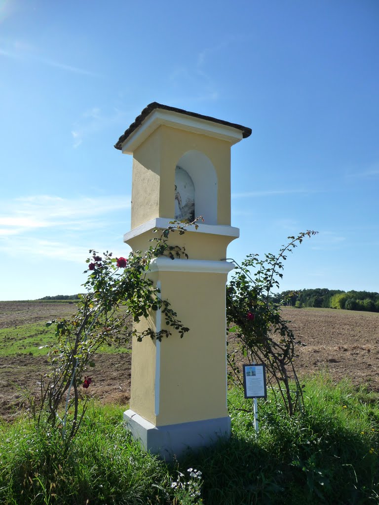 Bildstock auf der Trasdorfer Höhe by Gerold Treitler