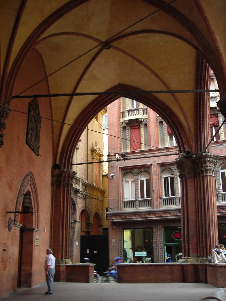 Bologna, Portico frontale del Palazzo della Mercanzia by Luca Doria