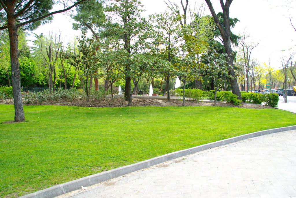 MADRID VERDE JARDIN-PARQUE DE ATENAS by Concepcion AMAT ORTA…