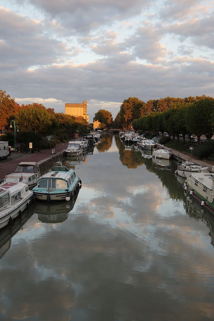 Le canal latéral à la Garonne by Jean Guillo