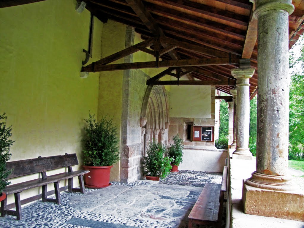 Iglesia de Arenas de Cabrales. Principado de Asturias. by Valentín Enrique