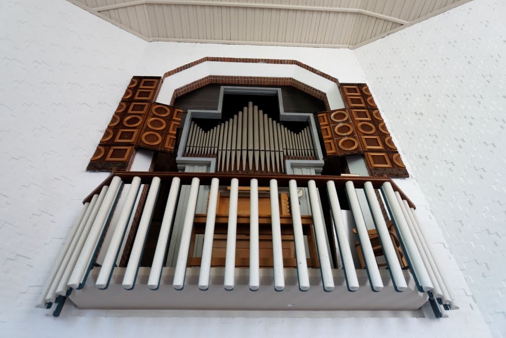 Texel - De Waal - Protestant Church - View Up on Flentrop Organ 1957, which was the Dutch contribution to the Brussels Expo of 1958 by txllxt TxllxT