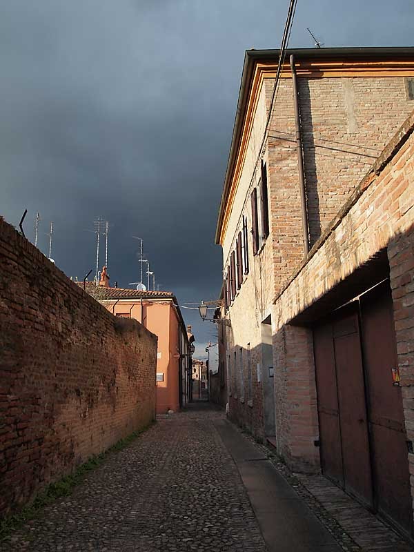 Ferrara, via mellone by mantoz