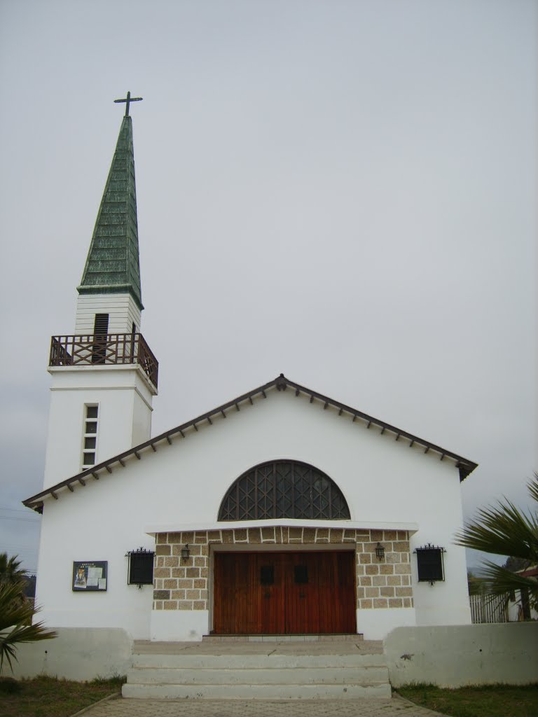 Capilla San Gabriel, Peñuelas by Seba Flores