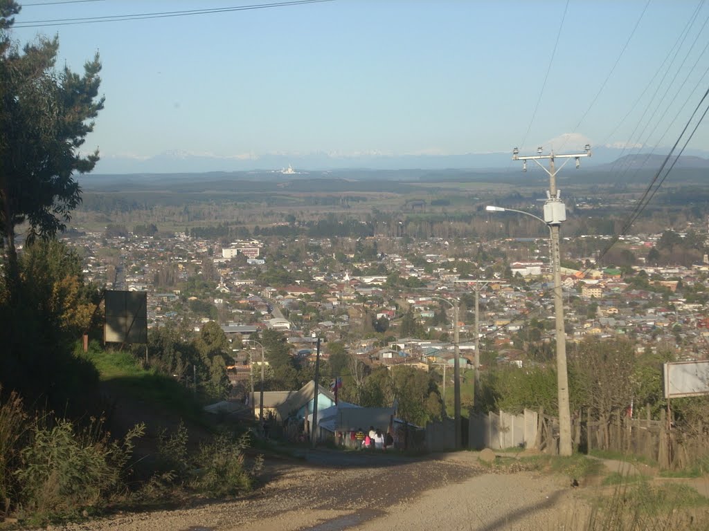 Vista de la ciudad de Angol desde el camino al Parque Nacional Nahuelbuta by jdominguezs