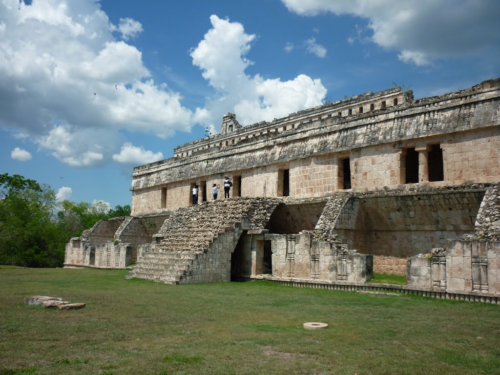 Palace Of Kabáh by Harry Alberto Moreno…