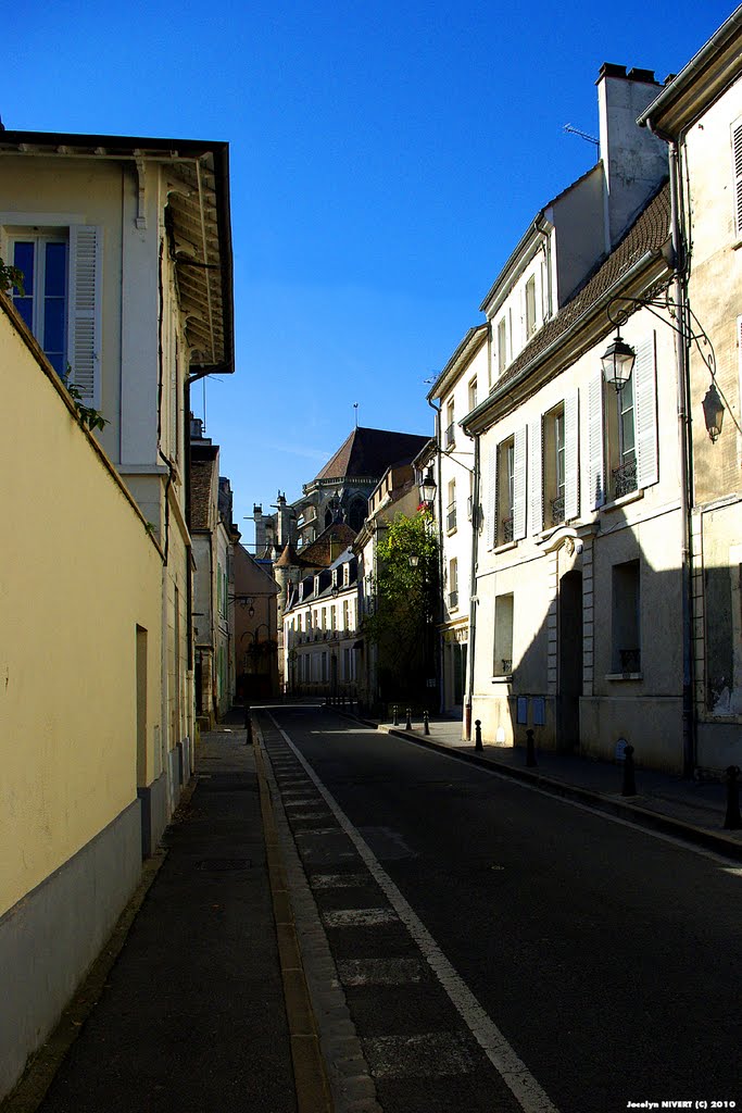 Rue Notre Dame 01 by jocelyn NIVERT