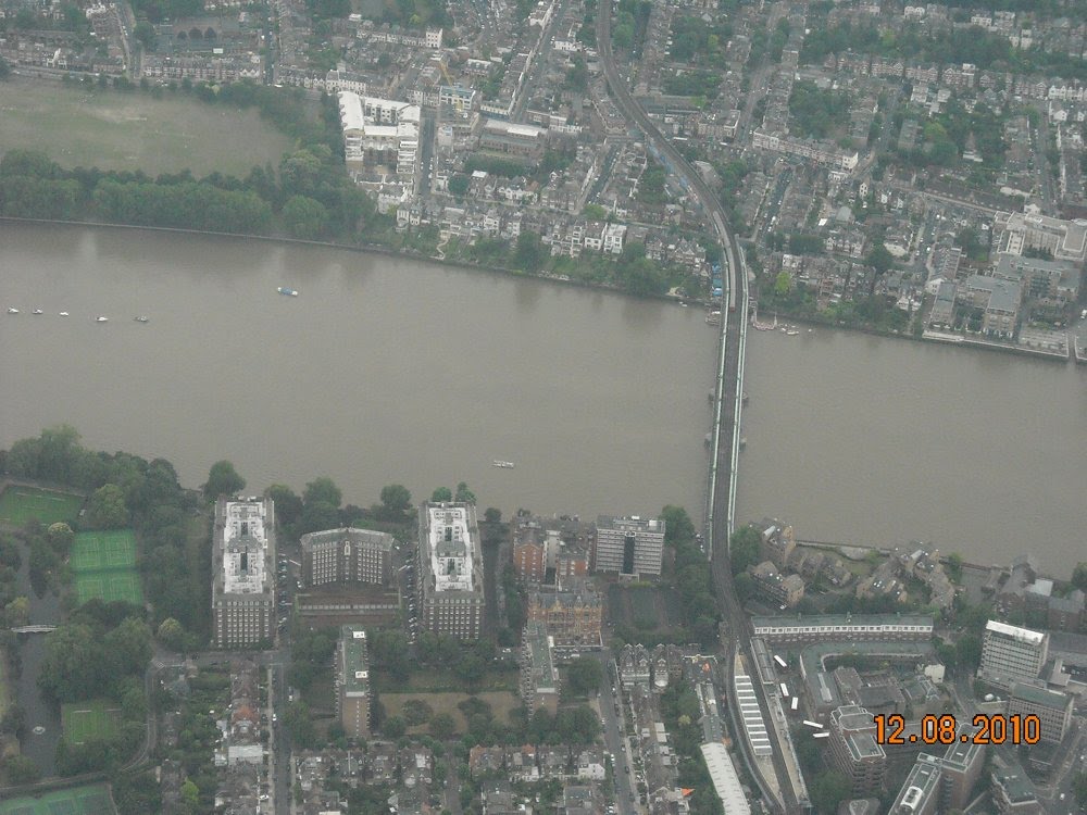 Thames river at London by fersonia