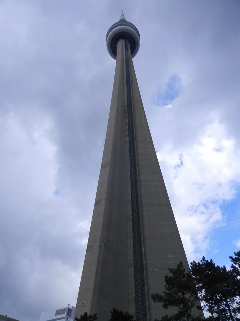 CN TOWER, TORONTO by BundyBear