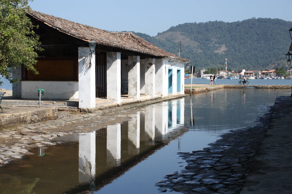 Rua de Paraty by Gilmar Machado