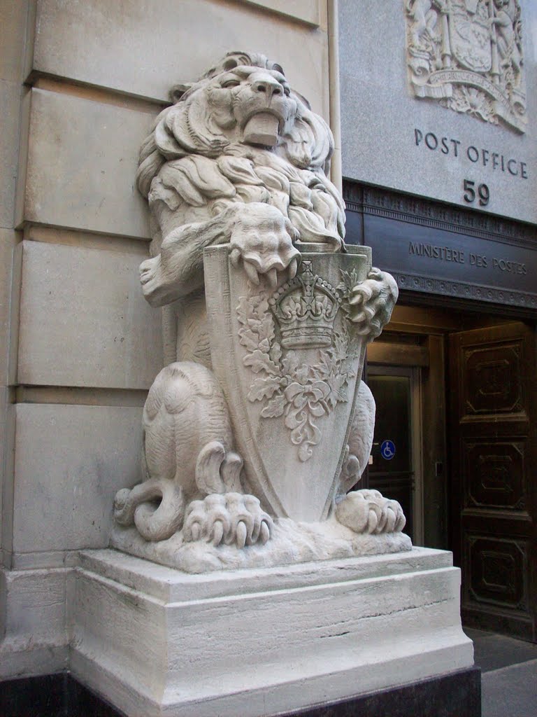 Lion & Shield Outside Post Office by mdmayes