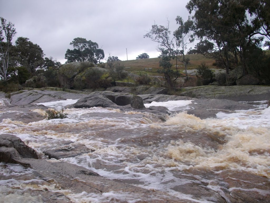 The Cascades, after ten years of drought, by Willow Warren, Aug 2010 by iamhutt