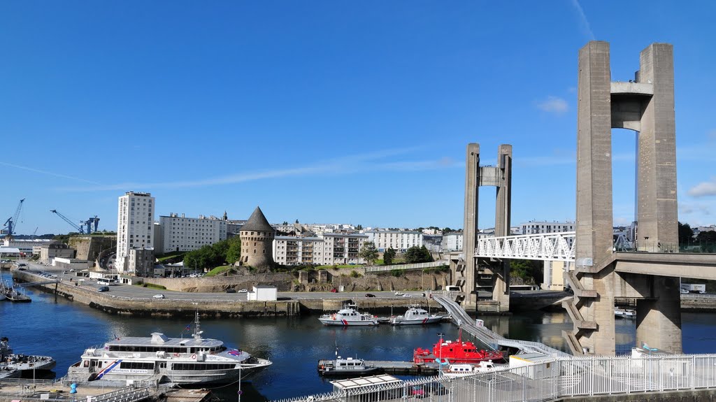 Tanguy tower and Recouvrance vertical lift bridge over Penfield by BritPlom