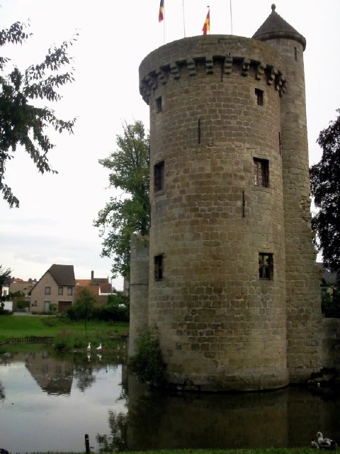 Belgium : Herzele fortres 1579 by tinawaldo