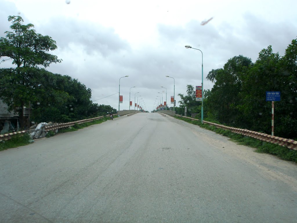 Cầu Tiên Yên by Che Trung Hieu