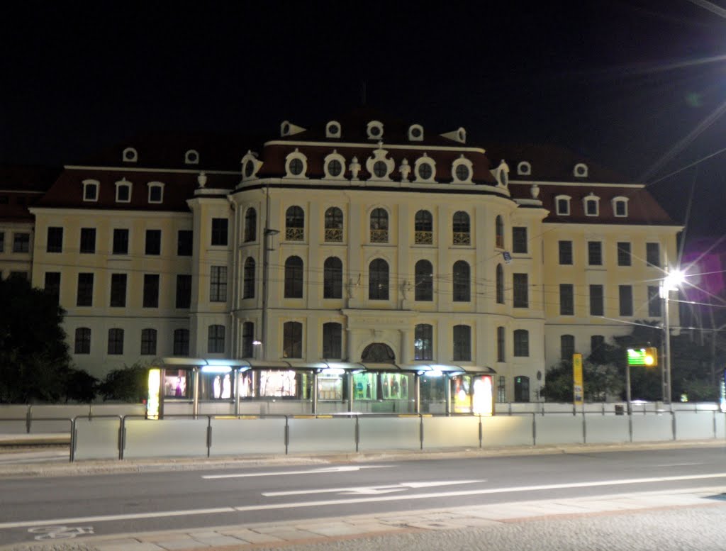 Stadtmuseum (Landhaus) 1 by kampfmops 1976