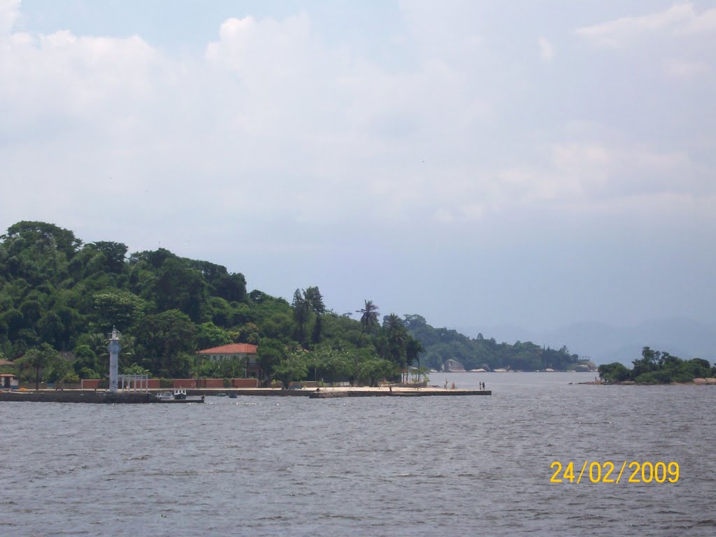 Ilha de Paquetá - Vista da Baia de Guanabara - RJ by Wagner Genelhoud