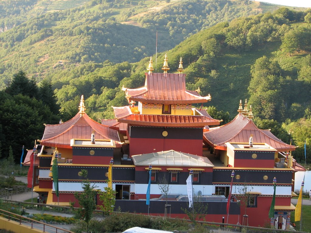 Lerab Ling - Boudhism temple by plo94